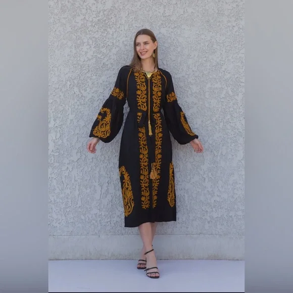 Black And Gold Tunic Kaftan Dress | Color: Black/Gold | Size: M | Nybrazil's Closet Black And Gold Tunic Kaftan Dress | Color: Black/Gold | Size: M | Nybrazil's Closet